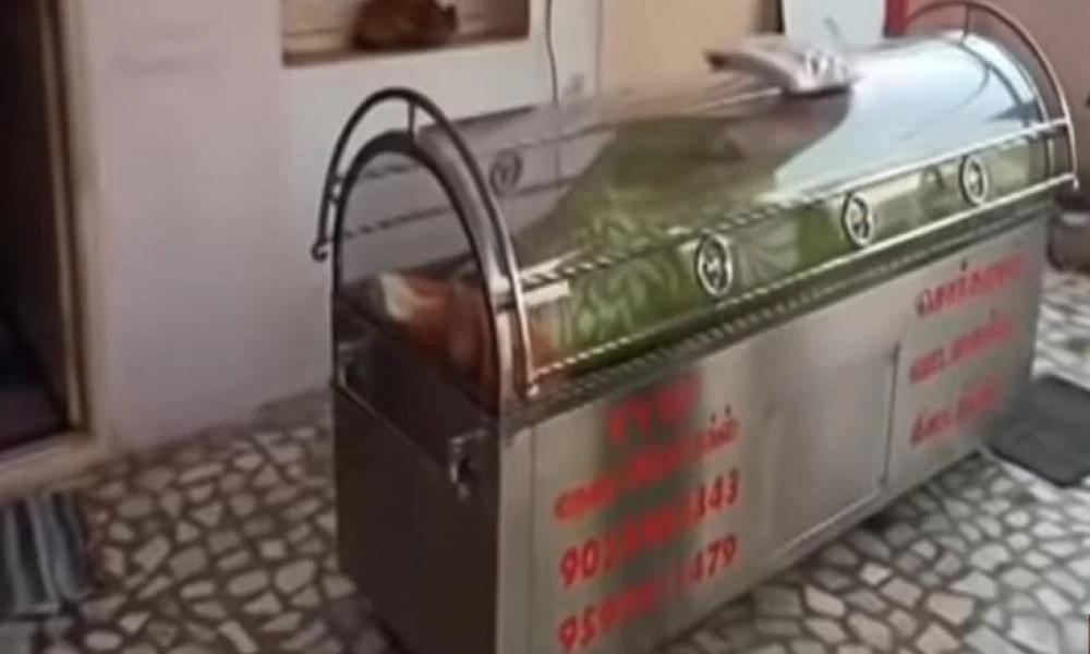 Νόμιζαν ότι πέθανε ηλικιωμένος και τον έβαλαν στον καταψύκτη